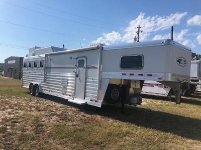 2017 4-Star Trailers 8' wide 4 horse w/13' lq Horse Trailer 2017 4-Star Trailers 8' wide 4 horse w/13' lq Horse Trailer