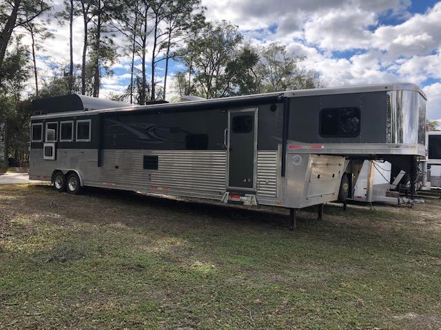 2015 Lakota Bighorn 8' wide 4 horse w/ 17' lq and generator Horse Trailer 2015 Lakota Bighorn 8' wide 4 horse w/ 17' lq and generator Horse Trailer
