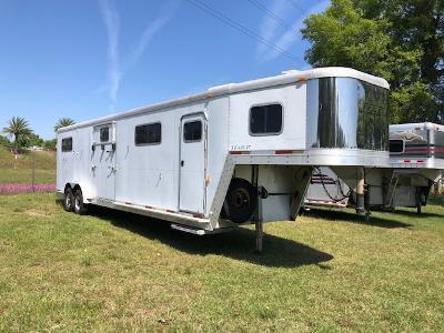 2002 Exiss Trailers 4 horse head to head Horse Trailer 2002 Exiss Trailers 4 horse head to head Horse Trailer