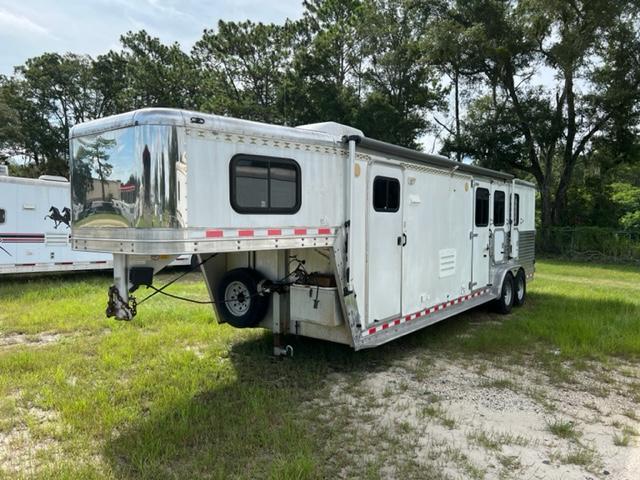 2002 Kiefer Built 3 horse w/ 10'lq Horse Trailer 2002 Kiefer Built 3 horse w/ 10'lq Horse Trailer