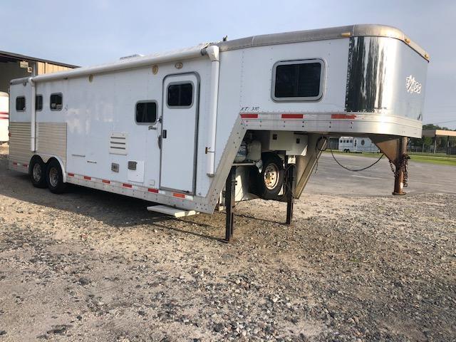 2007 Exiss Trailers 8' wide 3 horse w/10' lq slide Horse Trailer 2007 Exiss Trailers 8' wide 3 horse w/10' lq slide Horse Trailer