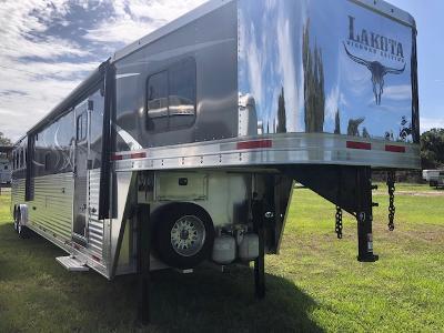 2019 Lakota 8' wide Bighorn 4 horse w/16' living quarters Horse Trailer 2019 Lakota 8' wide Bighorn 4 horse w/16' living quarters Horse Trailer
