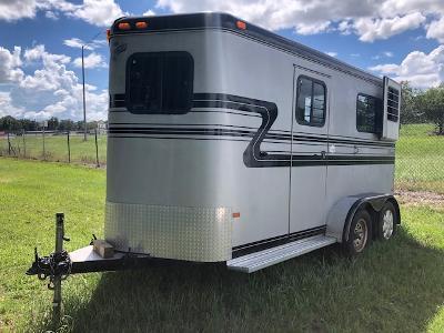 1999 Hawk Trailers 2 horse straight load bumper pull Horse Trailer 1999 Hawk Trailers 2 horse straight load bumper pull Horse Trailer