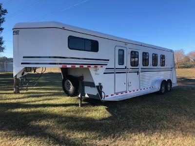 2008 Gore Trailers 4 horse with dressing room Horse Trailer 2008 Gore Trailers 4 horse with dressing room Horse Trailer