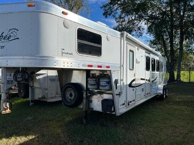 2005 Cherokee Trailers 4 horse w/ 8' living quarters Horse Trailer 2005 Cherokee Trailers 4 horse w/ 8' living quarters Horse Trailer