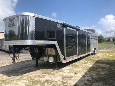 2015 Merhow Trailers 8' wide 11' lq w/slide &midtack&generator Livestock Trailer 2015 Merhow Trailers 8' wide 11' lq w/slide &midtack&generator Livestock Trailer