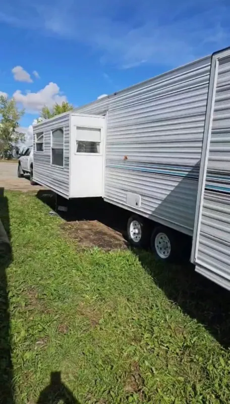 used Park Models Hy-Line Enterprises Other for sale, in Crossfield, AB Thumbnail 2