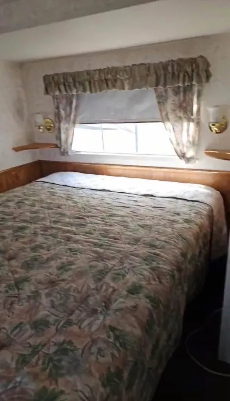 used Park Models Hy-Line Enterprises Other for sale, in Crossfield, AB Thumbnail 8