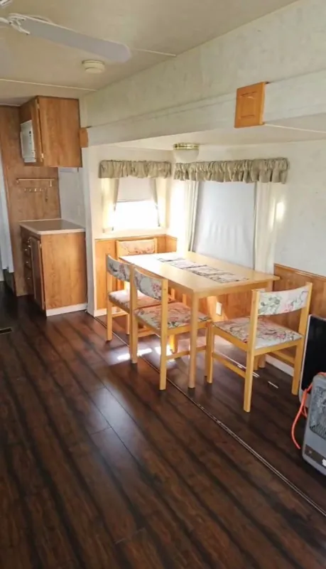 used Park Models Hy-Line Enterprises Other for sale, in Crossfield, AB Thumbnail 4