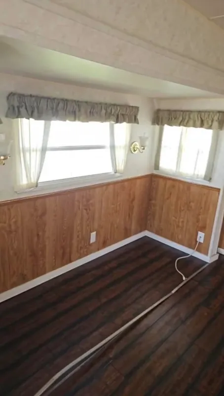 used Park Models Hy-Line Enterprises Other for sale, in Crossfield, AB Thumbnail 5