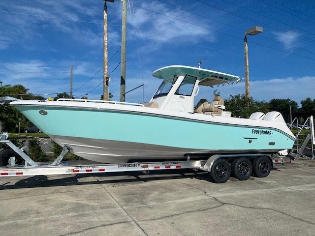2021 Everglades Boats 295 CC located in New Smyrna Beach 2021 Everglades Boats 295 CC located in New Smyrna Beach