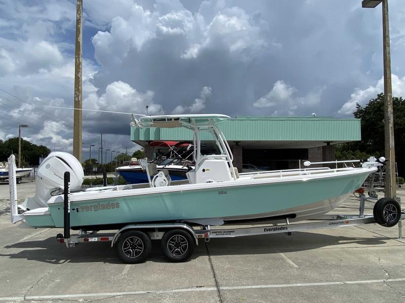 2022 Everglades Boats 243 CC located in New Smyrna Beach 2022 Everglades Boats 243 CC located in New Smyrna Beach