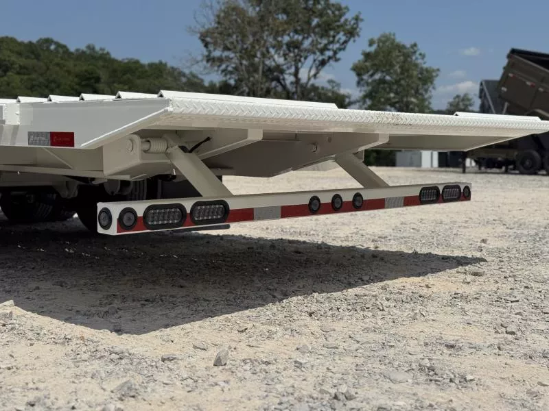 new Equipment / Flatbed Trailers Load Trail  for sale, in Malvern, AR Thumbnail 22