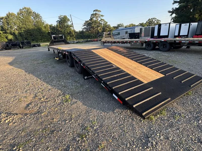 2025 Load Trail 102X40 HYDRAULIC DOVETAIL 30K GVWR 12' CLEATED DOVE TAIL 14PLY Flatbed Trailer