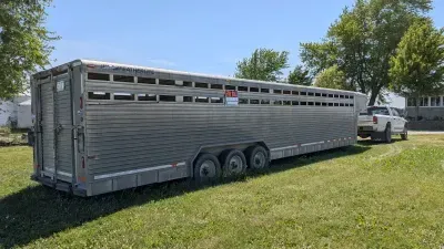 2004 Featherlite 8200 30K GVWR