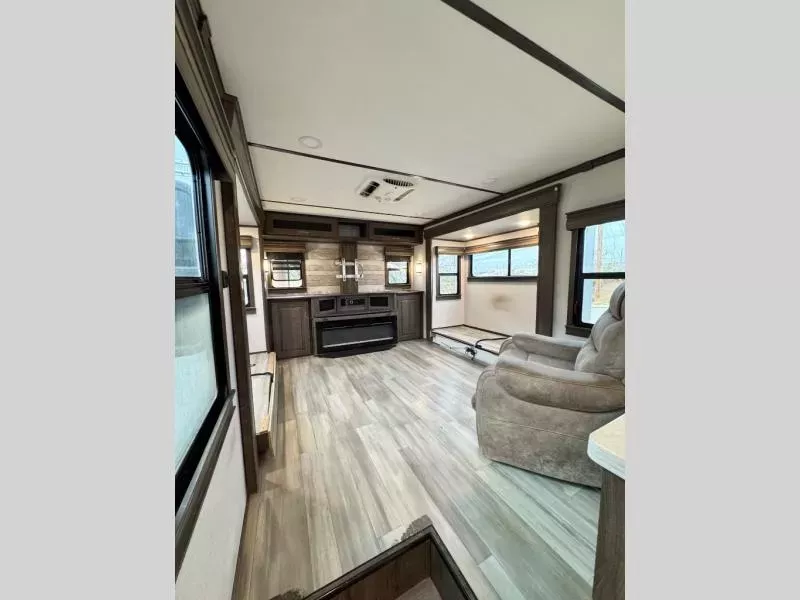 used Fifth Wheel Trailers Alliance RV Paradigm for sale, in Odessa, TX Thumbnail 14