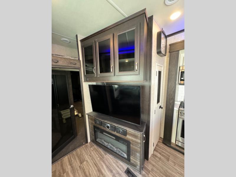 used Toy Haulers Jayco Seismic Luxury Series for sale, in Odessa, TX Thumbnail 15