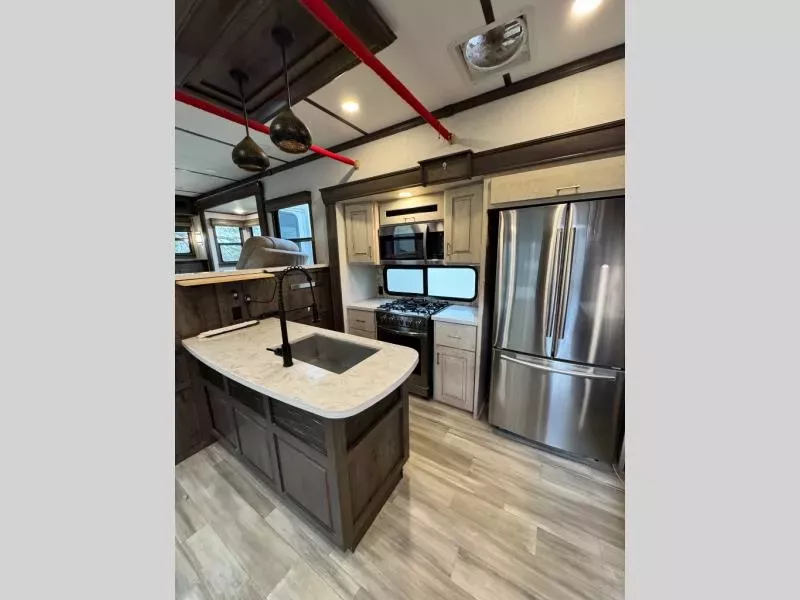 used Fifth Wheel Trailers Alliance RV Paradigm for sale, in Odessa, TX Thumbnail 8