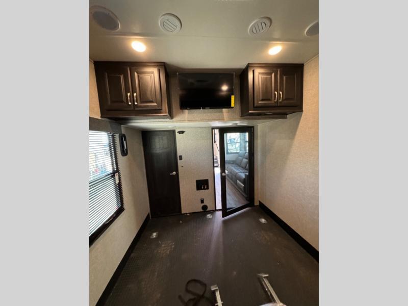 used Toy Haulers Jayco Seismic Luxury Series for sale, in Odessa, TX Thumbnail 23