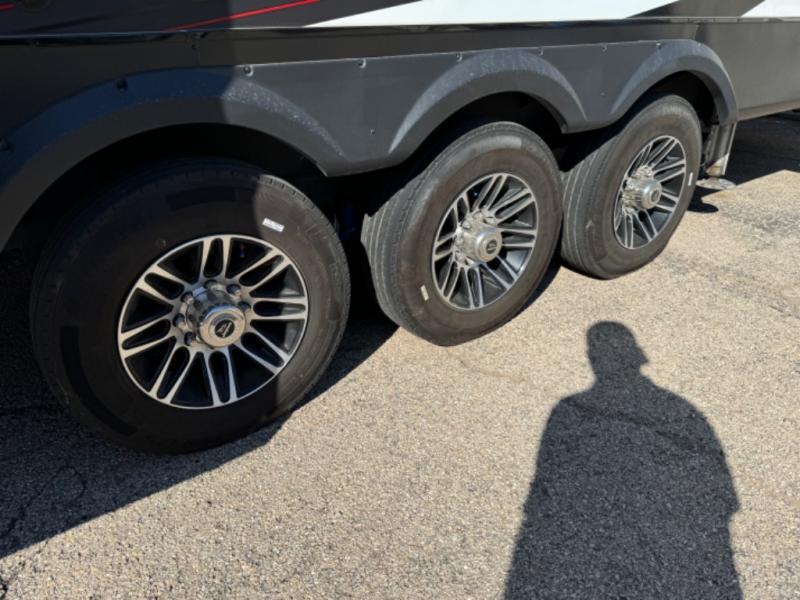 used Toy Haulers Jayco Seismic Luxury Series for sale, in Odessa, TX Thumbnail 7