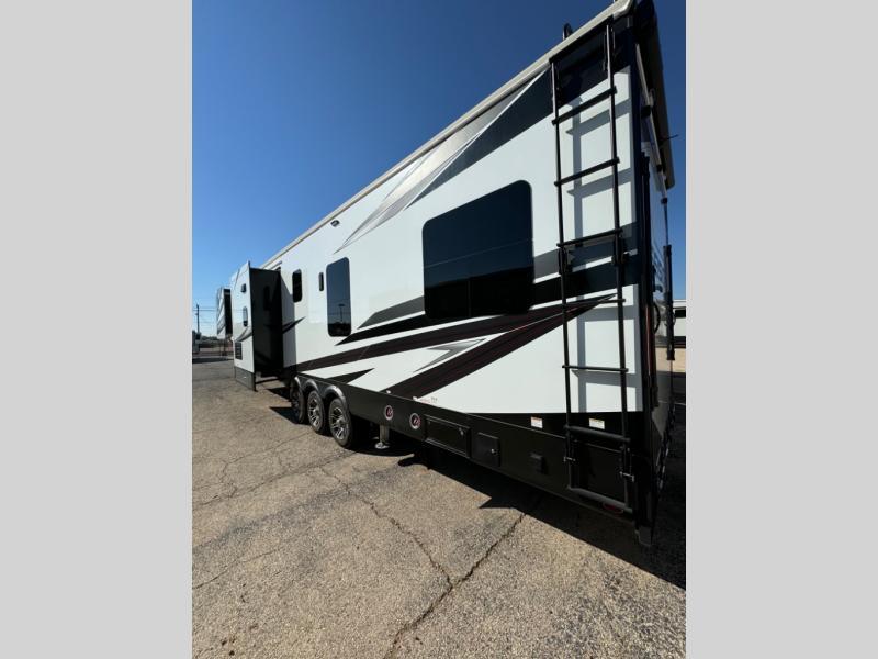 used Toy Haulers Jayco Seismic Luxury Series for sale, in Odessa, TX Thumbnail 8
