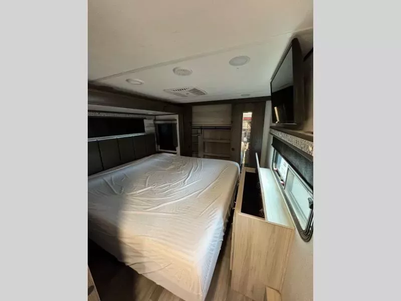 used Fifth Wheel Trailers Alliance RV Paradigm for sale, in Odessa, TX Thumbnail 17