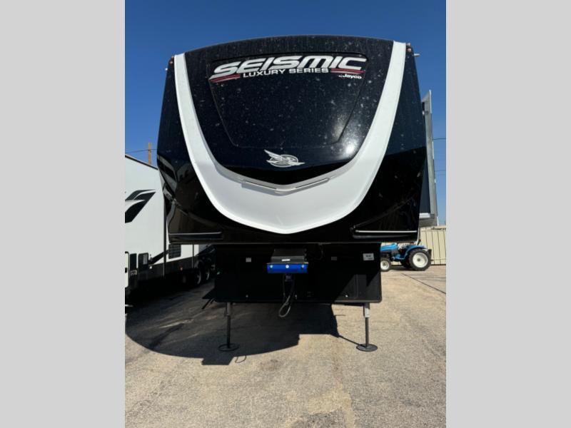 used Toy Haulers Jayco Seismic Luxury Series for sale, in Odessa, TX Thumbnail 3