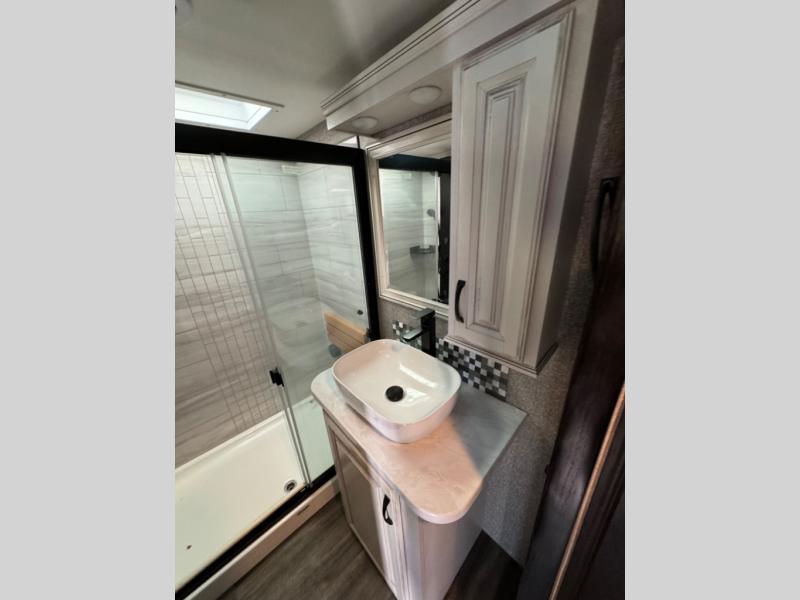 used Toy Haulers Jayco Seismic Luxury Series for sale, in Odessa, TX Thumbnail 27