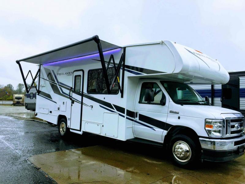 2022 Coachmen By Forest River Freelander 26DSF Travel Trailer RV 2022 Coachmen By Forest River Freelander 26DSF Travel Trailer RV