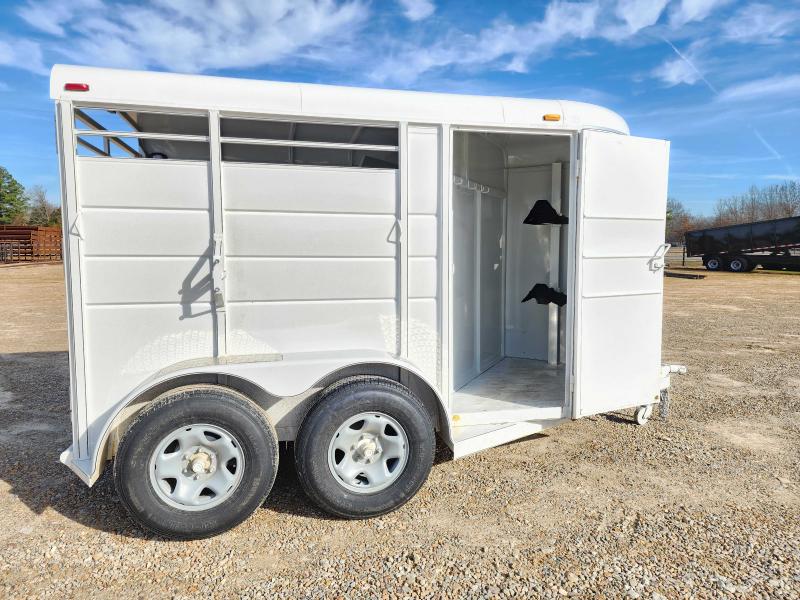 2023 Calico Trailers 2 Horse Slant Trailer 2023 Calico Trailers 2 Horse Slant Trailer
