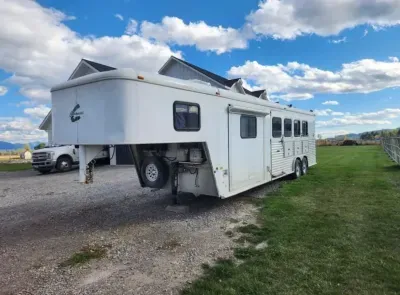 2004 Charmac Trailers 4HLQ rear tack