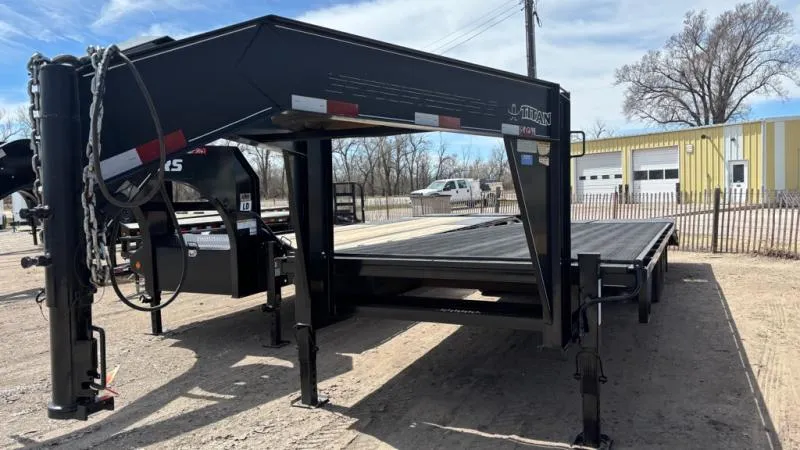 2009 Titan 25' Gooseneck Flatbed