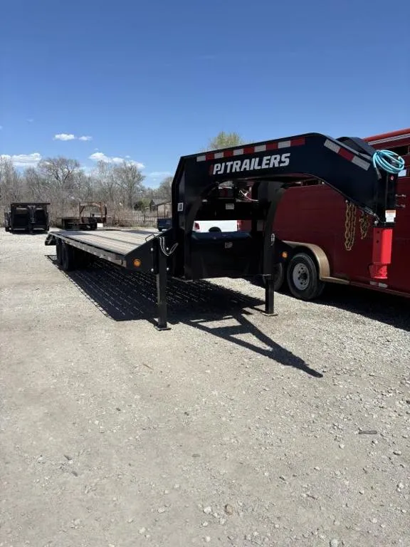 2025 PJ Trailers LD (30') Flatbed Trailer