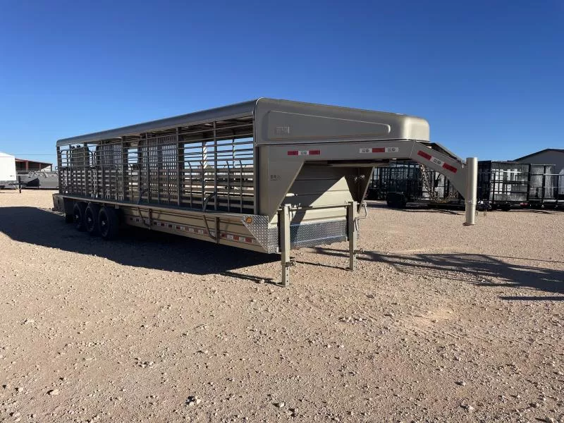 2026 GR Trailers 6.8' x 32' Gooseneck Tri Axle Stock Trailer