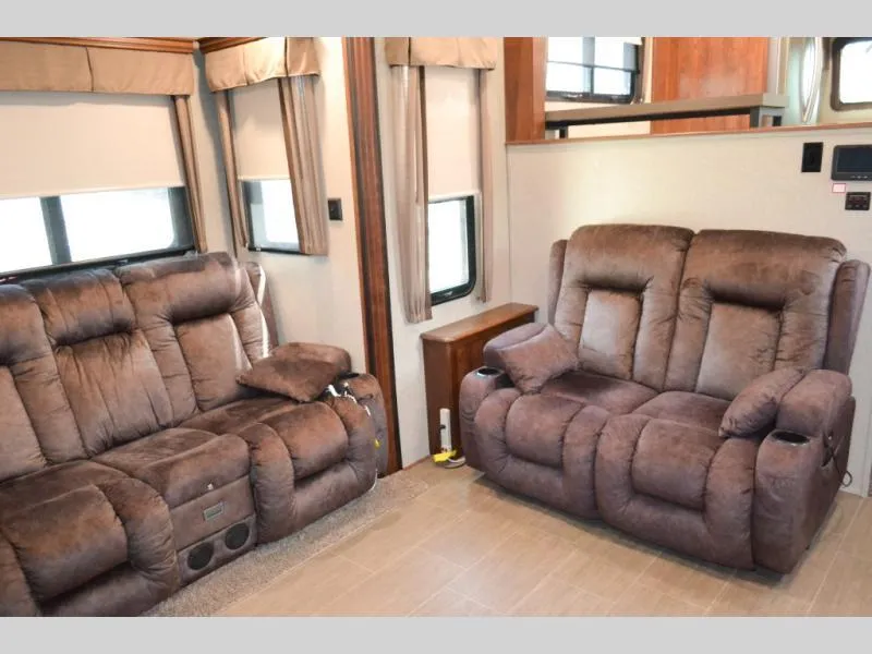 used Travel Trailers Keystone RV Alpine for sale, in Titusville, FL Thumbnail 9