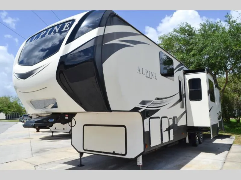 2018 Keystone RV 3801FK