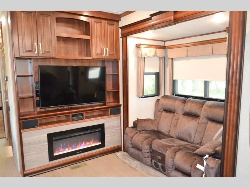 used Travel Trailers Keystone RV Alpine for sale, in Titusville, FL Thumbnail 6