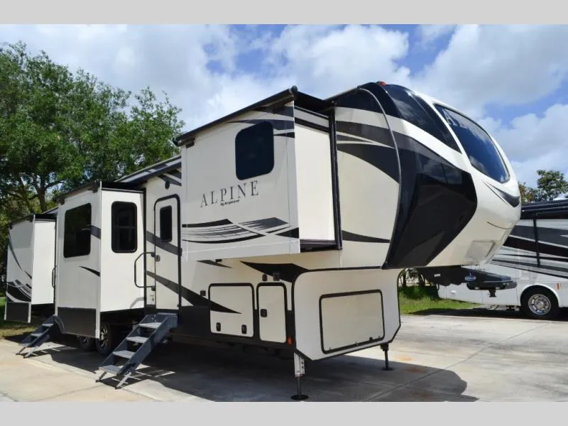 used Travel Trailers Keystone RV Alpine for sale, in Titusville, FL Thumbnail 3
