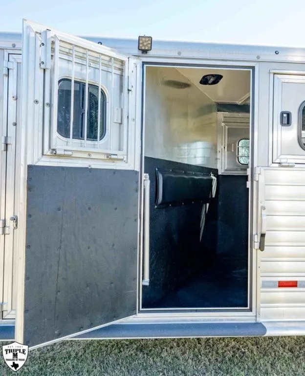 used Horse Trailers Hart Trailers  for sale, in Wills Point, AL Thumbnail 4