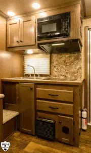 used Horse Trailers Lakota  for sale, in Wills Point, TX Thumbnail 19