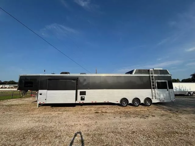 used Toy Haulers Sundowner Trailers  for sale, in Wills Point, TX Thumbnail 13
