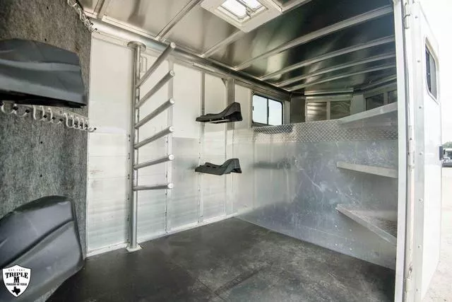 used Horse Trailers Sundowner Trailers  for sale, in Wills Point, AL Thumbnail 10