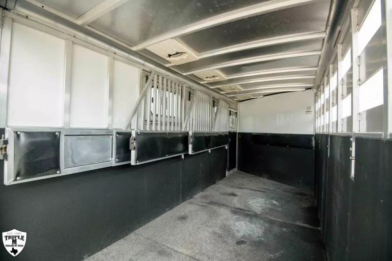 used Horse Trailers Sundowner Trailers  for sale, in Wills Point, TX Thumbnail 4