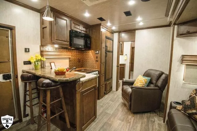 used Toy Haulers Sundowner Trailers  for sale, in Wills Point, TX Thumbnail 5