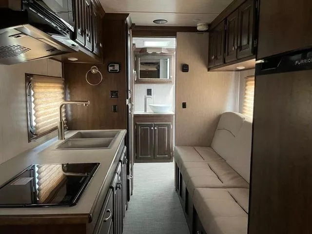 used Toy Haulers Sundowner Trailers  for sale, in Wills Point, TX Thumbnail 8