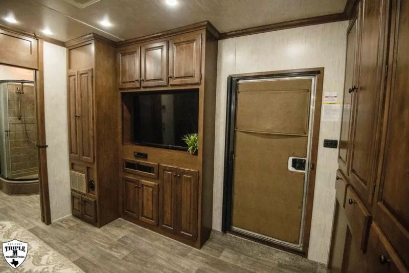 used Toy Haulers Sundowner Trailers  for sale, in Wills Point, TX Thumbnail 22