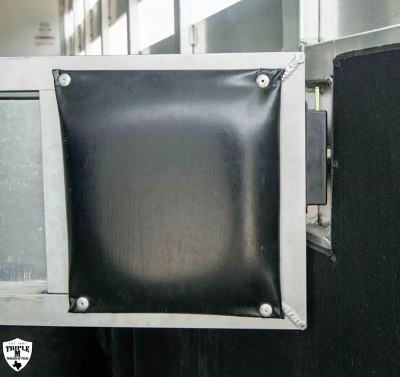 used Horse Trailers Sundowner Trailers  for sale, in Wills Point, TX Thumbnail 19