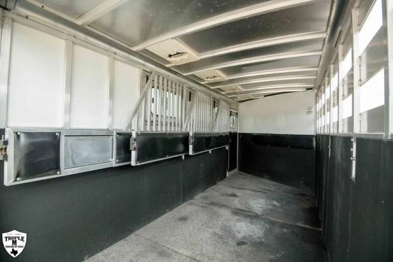 used Horse Trailers Sundowner Trailers  for sale, in Wills Point, TX Thumbnail 4