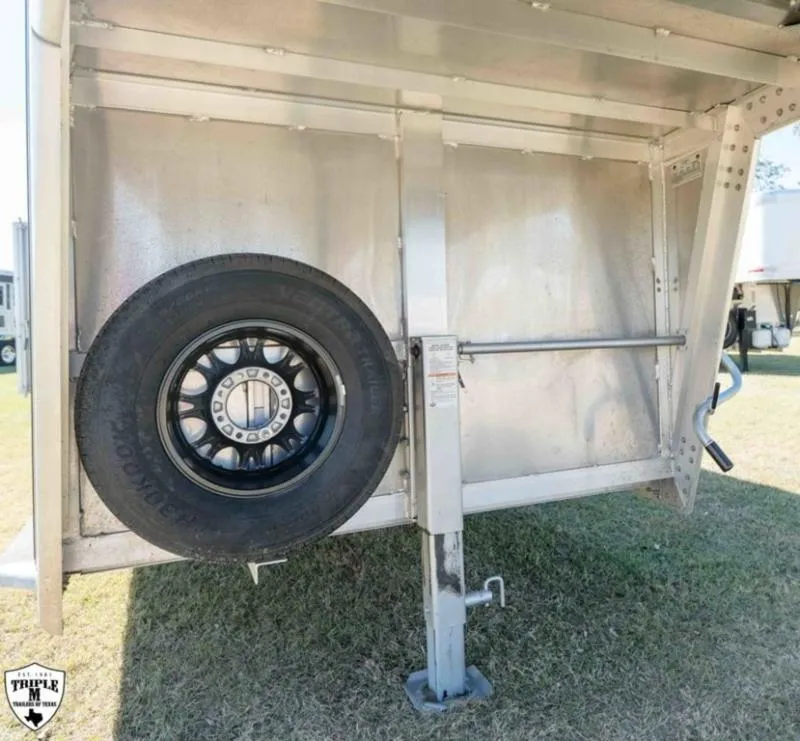 used Horse Trailers Hart Trailers  for sale, in Wills Point, AL Thumbnail 18