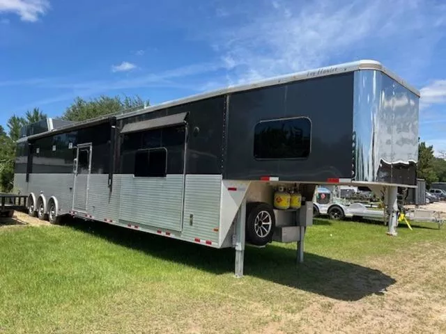 used Toy Haulers Sundowner Trailers  for sale, in Wills Point, TX Thumbnail 2